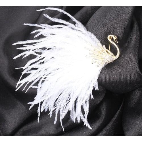 New temperament white feather swan brooch exaggerated elegant female animal brooch clothing accessories