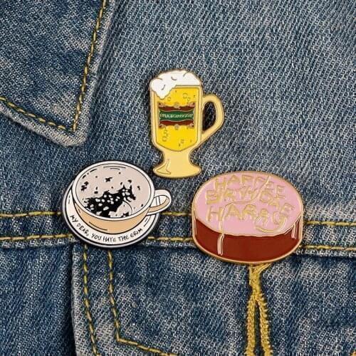 Butter Beer Personality Birthday Cake Coffee Brooch Enamel Pin Metal Broches for Women Badge Pine Metalicos Brosche Accessories