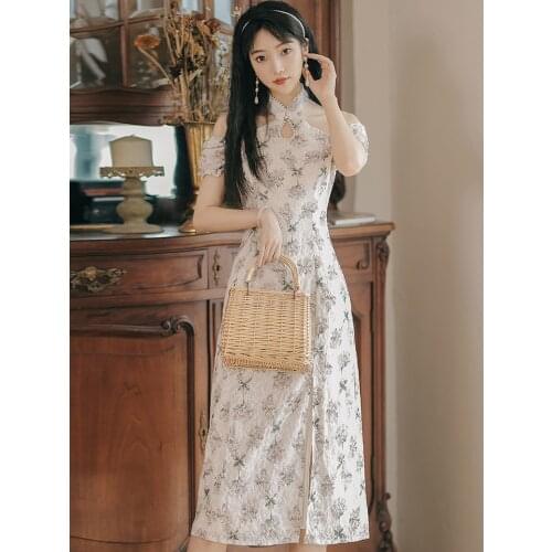 Summer New Style Chinese Style Retro Womens Hanging Neck Embroidered Cheongsam Mid-Length Dress Girl Style Side Slit Dress