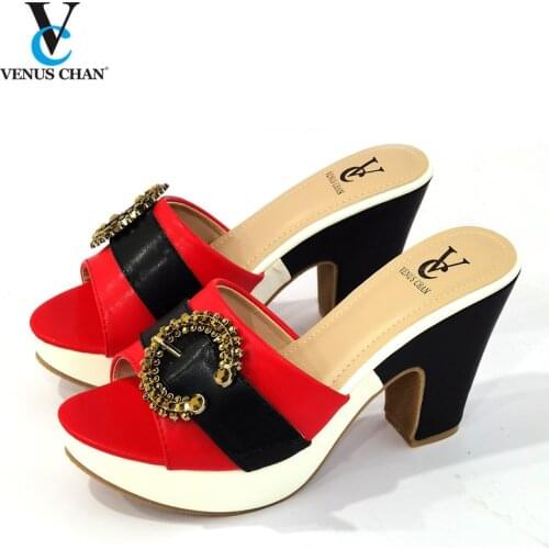 Black New Design Pretty Women Shoes with Platform High Quality Restriction Slipper for Wedding Party