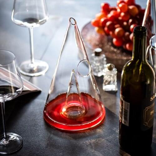 Creative Red Wine Decanter Handmade Crystal Champagne Glasses Pyramid Decanter Bottle Jug Pourer Aerator for Family Bar Gift