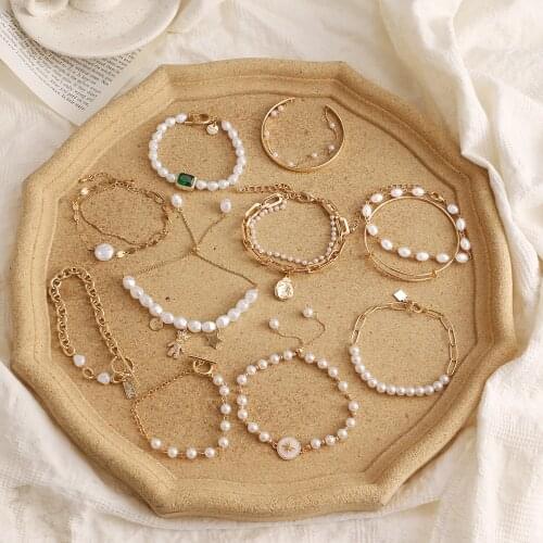 KISS WIFE Simplicity Vintage Pearl Alloy Chain Golden Bracelets For Women Pendant Bracelets On Hand Bangle Fashion Jewelry 2021