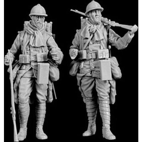Two resin soldiers 1:35