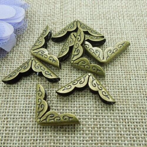 Free Shipping 100pcs/lot Antique Bronze Book Corner Scrapbooking Albums Menus Folders Collar Corner Protectors 21*21*4.8mm