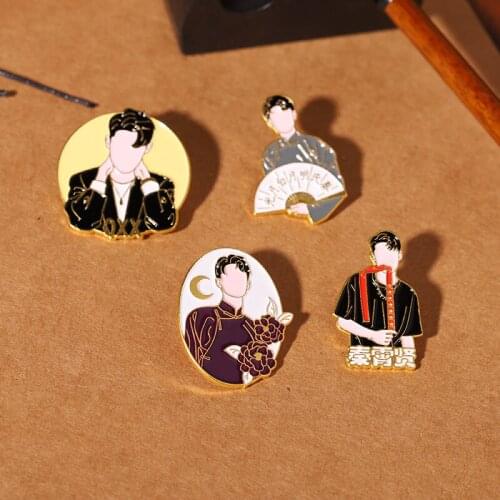 Creative Fun Movie Star Character Head Enamel Brooch Fan Round Crescent Alloy Pins Badge Woman Jewelry Gift For Friends