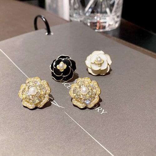 Camellia White Black Hollow Exquisite Asymmetrical Womens Earrings Retro Simple Atmosphere All-match Jewelry
