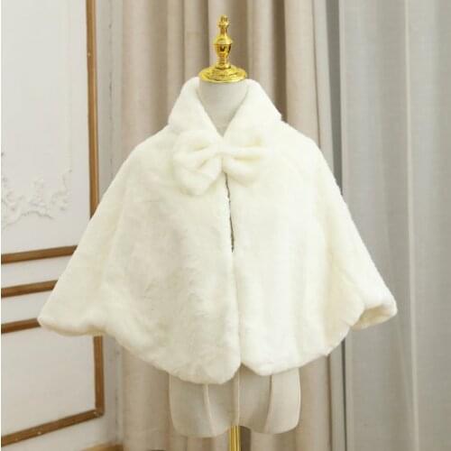 White Flower Girl Faux Fur Cape Elegant Bridal Faux Fur Stole Winter Bridal Shawl with Bow Wedding Fur Shawl for Bridesmaids Fau