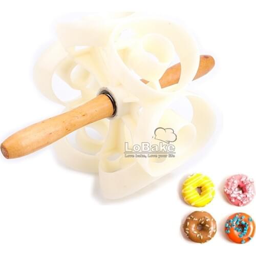Diameter 7.8cm manual plastic 6-circle donut cutter doughnut biscuit cookie fondant dough maker wood handle for bakery gadgets