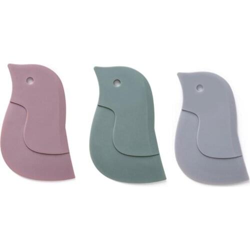 1PC Pan Scraper Flexible Dish Scraper Multifunctional Portable Baking Spatula Dish Scraper Kitchen Cleaning Scraper Random Color