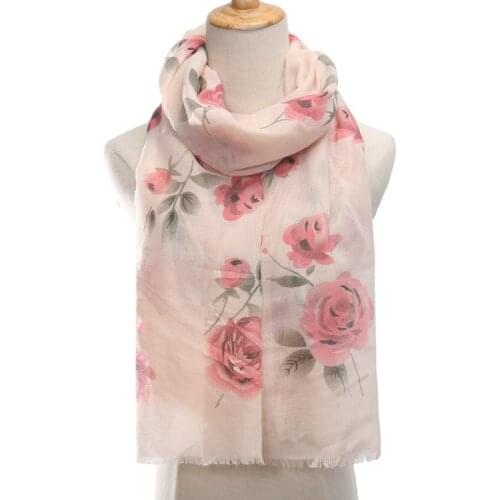 2021 New Ladies Flat Print Scarves Autumn Vacation Sunscreens Scarves Elegant Ladies Wind Scarf Women Scarf Shawl for lady beach