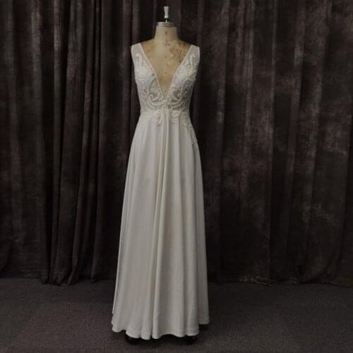 Wholesale Charming Garden Wedding Dress Sleeveless Pearls Applique Backless Lace Real Picture Wedding Dress