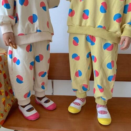Childrens Autumn Suit 2021 New Simple Korean Long Sleeve Trousers Suit Childrens Round Neck Casual Print Suit Two Piece Set