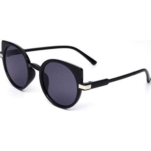 The Designer of The Latest Vintage Cat Eye Fashion Sunglasses for 2018 Is Elaborately Created