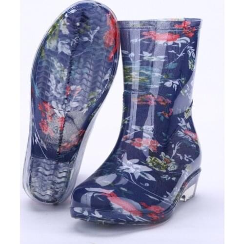 New Design Girls Rain Boots Waterproof Shoes Woman Rain Woman Water Rubber Midcalf Boots Spring Botas 2020 New
