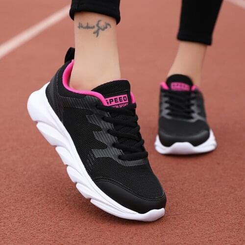 Femme 2021 Outdoor Fashion Women Tennis Shoes Black Sneakers Jogging Walking Female Sport Shoe Tenis Feminino Big Size 42