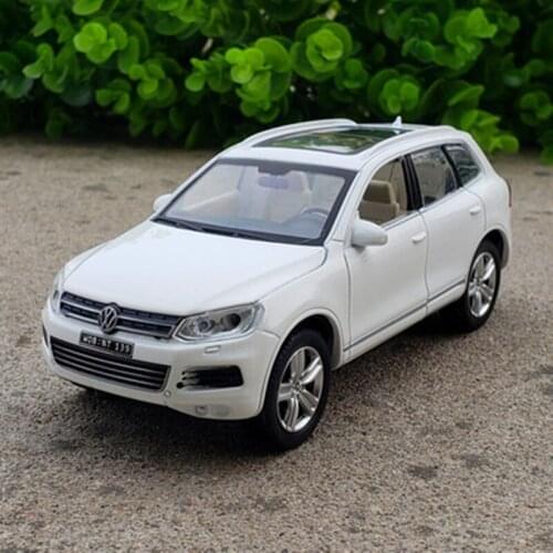 1:32 Volkswagens Touareg SUV Alloy Car Model Diecasts Metal Toy Vehicles Car Model Simulation Sound and Light Childrens Toy Gift