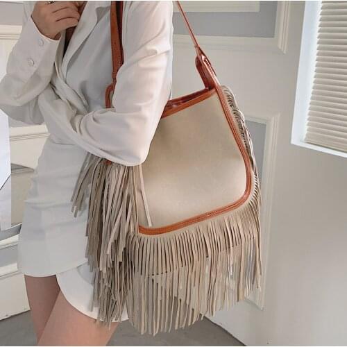 2021 new female bag net celebrity the same frosted tassel one-shoulder handbag fashionable large-capacity bucket bag