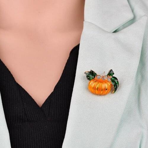 Christmas Cute Brooches Creative Christmas Pumpkin Banquet Brooch Crystal Rhinestone Snowman Wreath Garland Socks Brooches Pins