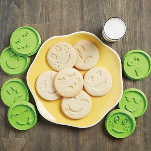 7pcs/set Plastic Cookie Mould Baking Tools 3D Smile Biscuit Mould Cookie Decorating Tools Cookie Cutter