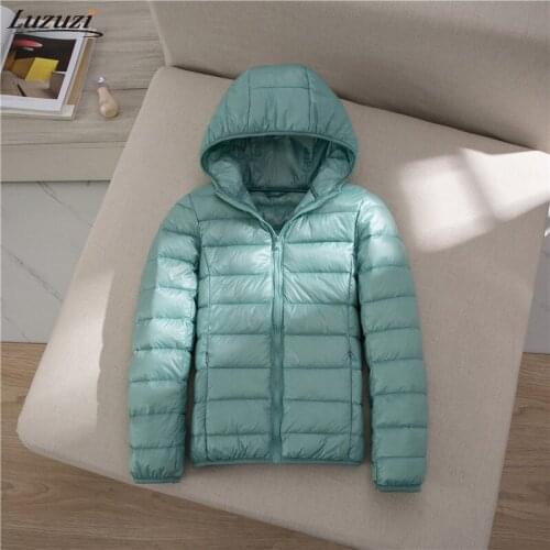 Luzuzi Winter Plus Size 8XL Womens Down Jackets Short Ultra Light Duck Down Coat Hooded Puffer Jacket Autumn Warm Parkas CE3288