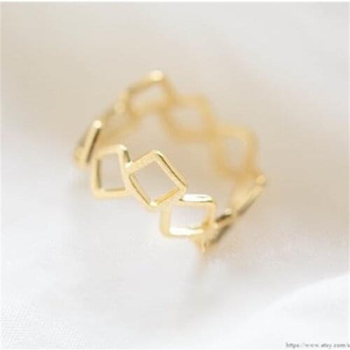 Fashion Limited Rushed Classic Rings Rolling Square Ring for women and color