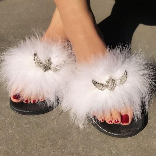 Summer Women Flat Slippers Faux Fur Furry Sandals Ladies Fashion Crystal Open Toe Outdoor Sandals Female Beach Flip Flops