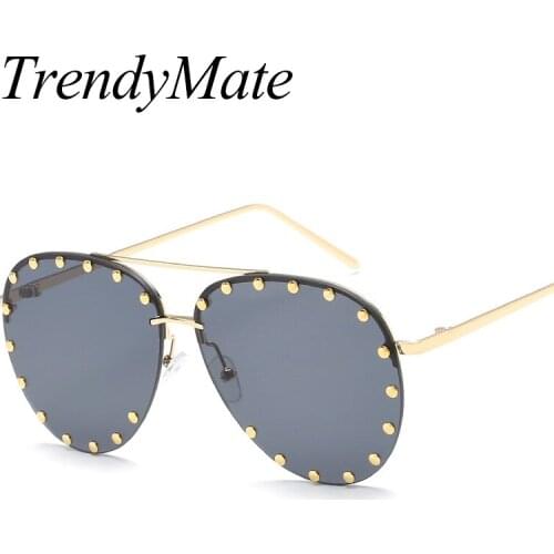 2017 Oversize Sunglasses Women Men Fashion Goggles Big Black Sun Glasses Anti UV Rivet Hip Hop Eyewear Oculos 1071T