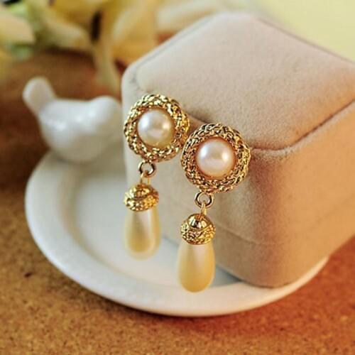 Elegant Simulated Pearls Column Pendant Golden Metallic Flower Wreath Women Drop Earrings Dangle Earrings