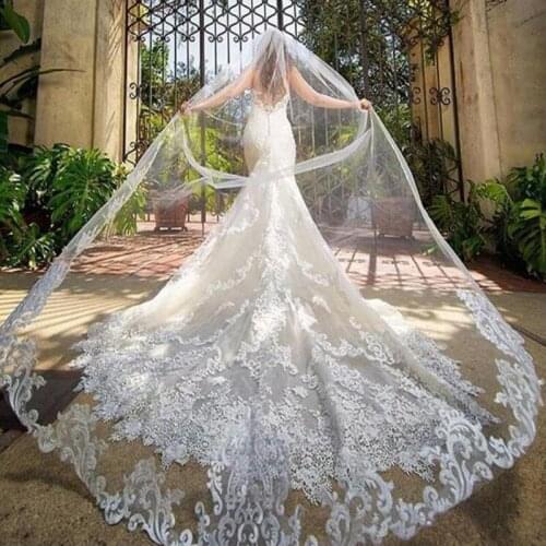 New Bridal Veils 3M 5M With Lace Applique Edge Long Cathedral Length Custom Wedding Veils One Layer Tulle Bridal Veil With Combs