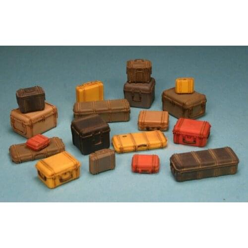 1/35 Scale Modern Travel Parcel Box Scene Accessories Miniatures Unpainted DIY Assembling Static Resin Model Kits All For Layout