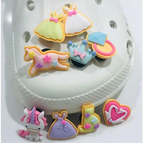 1Pcs Skirt Cat Unicorn Rings Animals Horse Shoe Accessories Shoe Buckle Charms Resin Shoe Decoration Fit Kids Backpack
