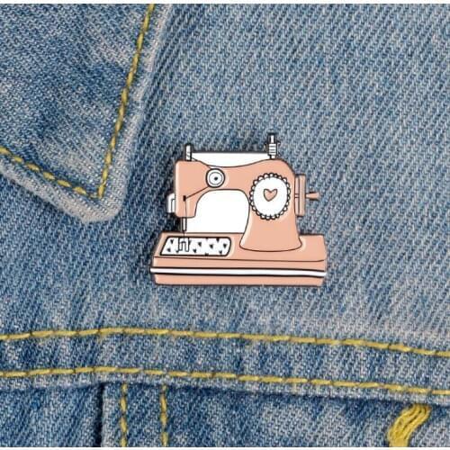 New daily necessities animal pink sewing machine love eyes horse grazing needlework interesting metal pin lapel clothes brooch