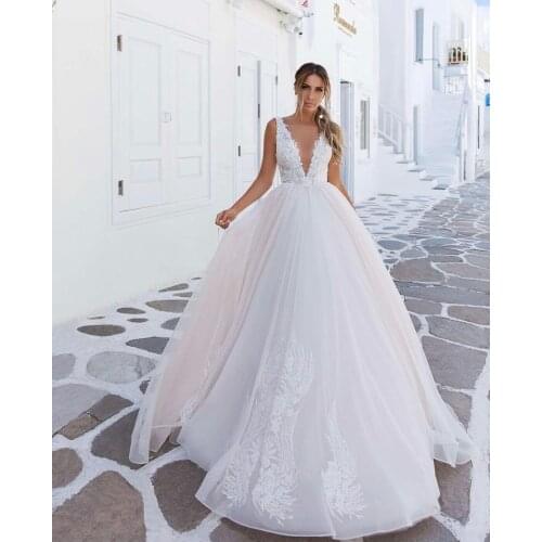 Wedding Dress A-Line V-Neck Tank Lace Appliques Sequined Beads Backless Tulle Floor Length Sweep Elegant Train Bride Gown 2021