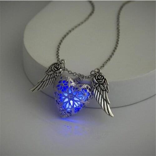 Fashion Creative Angel Wings Heart Shaped Silver Color Necklace Womens Clavicle Luminous Necklace Halloween Female Jewelry