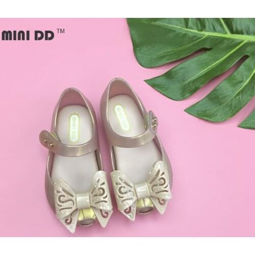 Ins 2021 New Summer lovely carved bowknot childrens sandals Velcro hollow soft breathable comfortable girls sandals DD013