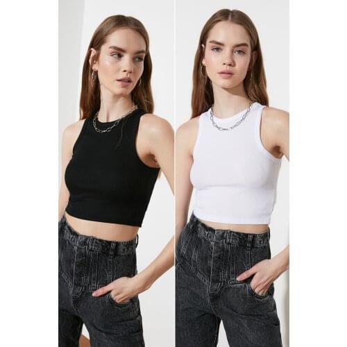 Black and White Wicking Super Crop Knitting Athlete Pack of 2 Stylish Trendy Women Fashion Daily Use Casual Modern Design outfit