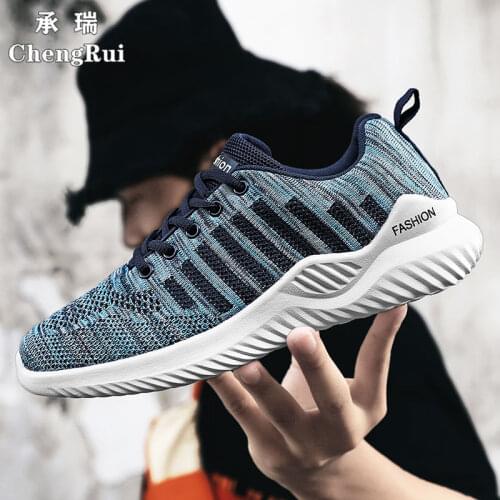 2021 new summer flying weaving sports leisure fashion shoes versatile running mesh mens shoes summer breathable mesh shoes