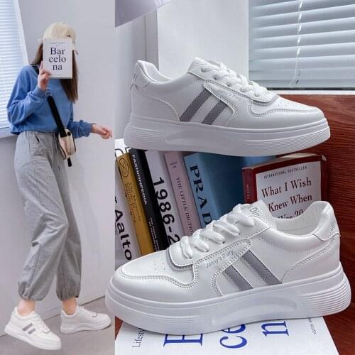 White shoes women 2021 autumn new Korean version of student running board shoes women ins increased leisure shoes breathable