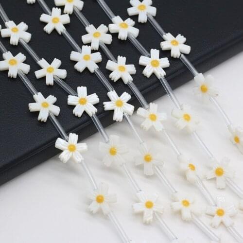 5Pcs 2021 New Hot sale Natural Freshwater White Flower-shaped Shell Beaded Handmade Crafts for Necklace Bracelet Jewelry Gifts