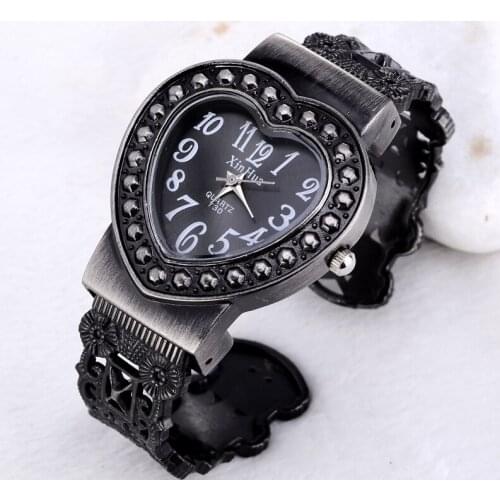 Women heart shaped bangle watches vintage black special dial womens watch quartz retro female feminino casual wristwatch saati
