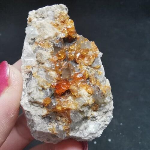 37.5g100% natural garnet and crystal symbiotic mineral specimen CRYSTAL HEALING CRYSTAL QUARTZ GEM