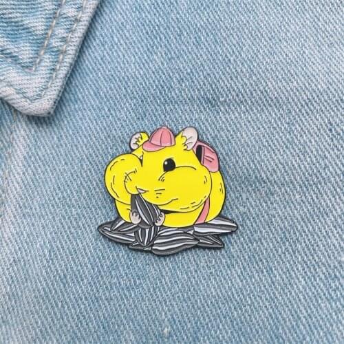 Cartoon Cute Animal Hamster Mouse Eating Sunflower Seeds Enamel Brooch Yellow Alloy Pins Badge Sweet Accessories Jewelry Gifts