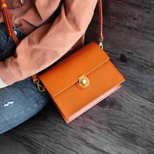 Vintage Hand-Sewn Genuine Tanned Leather Womens Messenger Bag Authentic Cowskin Lady Cross Shoulder Bag Female Small Flap Purse