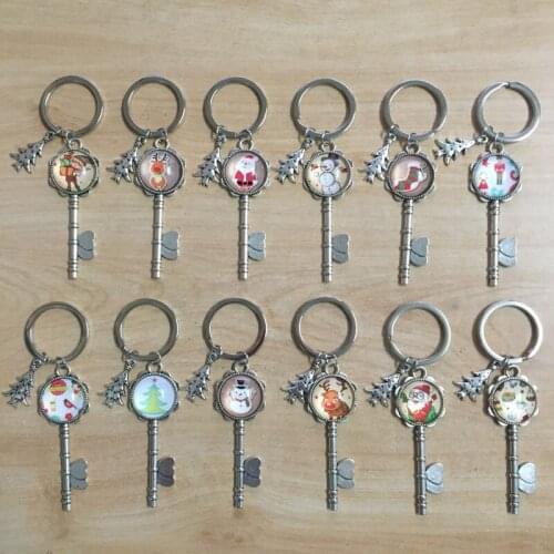 Vintage Christmas Keychain Fashion Metal 20mm Cabochon Setting Pendant For Key Ring Tree Trinket Women Handbag Charms