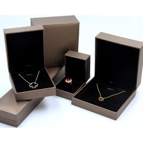 New Brown Leatherette Paper Ring Pendant Bangle Bracelet Chain Necklace Display Storage Box Jewelry Carrying Velvet Showbox