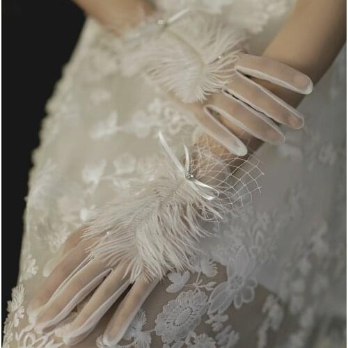 PEORCHID New Arrival Womens Gloves For Bridal Accessories Short Ivory Mesh Feather Wristband Wedding Glove Rekawiczki Damskie