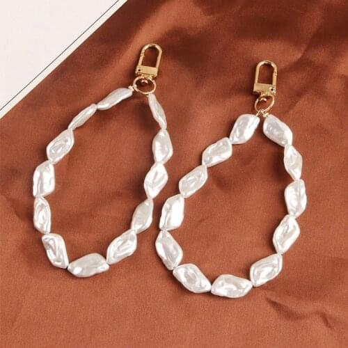 New Irregular Imitation Pearl Keychain Women Fashion Chain Jewelry Girls Backpack Trinket Key Holder Bag Keyring Decoration Gift