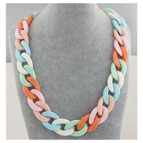 Colorful Plastic Chain Choker Necklace For Women Boho Statement Chunky Long Chain Necklace Pendants Fashion Women Jewelry