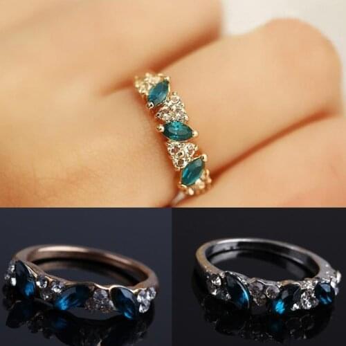 Created Emerald Rings for Women New Classic Jewelry Wedding Engagement Ring Rhinestone Fine Jewelry Gift Girls Stylish Chic Ring
