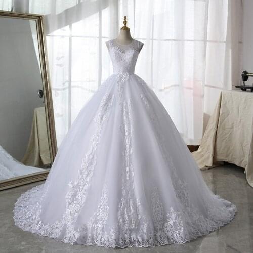 Clear Stock Lace Wedding Dress 2021 V-neck Bridal Dress With Court Train Sexy Backless Ball Gown 14 Colors Robe De Mariee